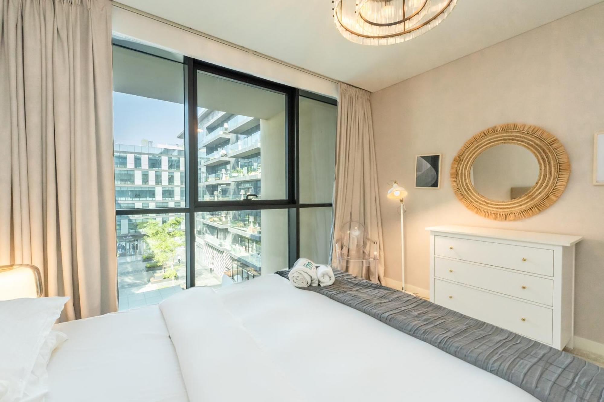 Fam Living City Walk - Opposite City Walk Mall - 2A Dubai Exterior photo
